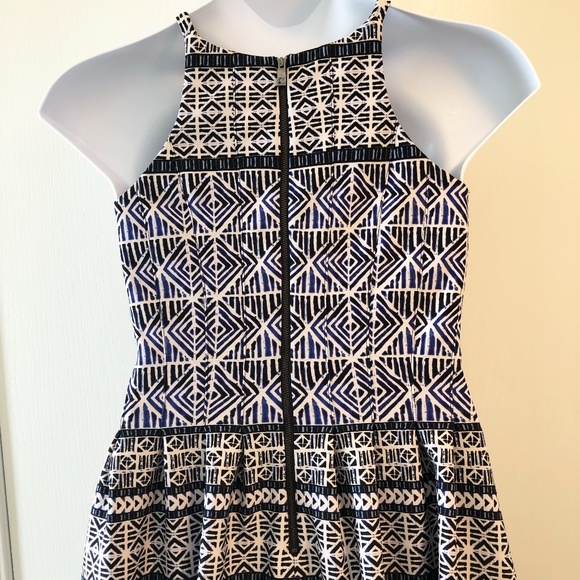 NWOT Vince Camuto Dress Size: Medium Blues and White - Picture 6 of 12
